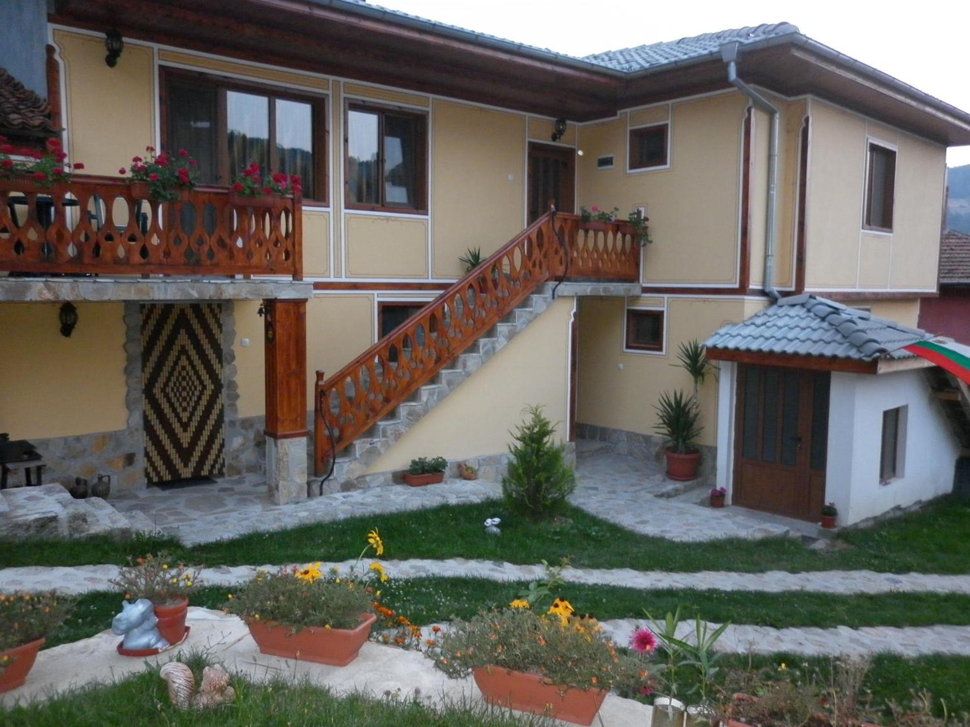 Guest House Mavrudieva Koprivshtitsa Exterior photo